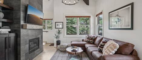 TV connectée, cheminée