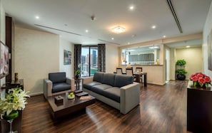 Smart TV, fireplace, DVD player, books