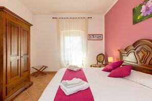 2 bedrooms, bed sheets