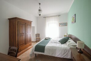 2 bedrooms, bed sheets