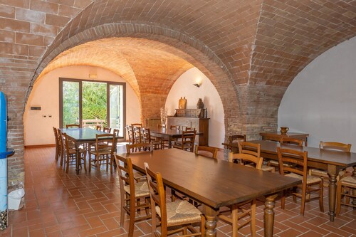 ‘Menta’ Apartment with Shared Pool and Garden