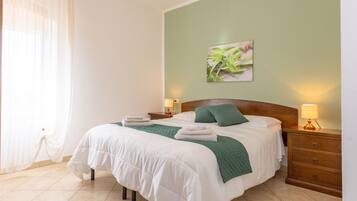 2 bedrooms, bed sheets