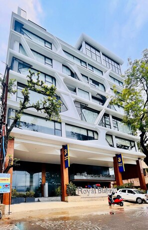Exterior - Royal Bishnu (Berhampore)