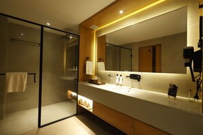Family Triple Room, City View | Bathroom | Shower, free toiletries, hair dryer, slippers - Royal Bishnu (Berhampore)