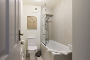 Apartment | Bathroom