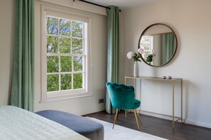 4 chambres, fer et planche à repasser, lit parapluie, Wi-Fi gratuit