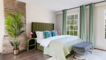 4 bedrooms, iron/ironing board, travel cot, free WiFi