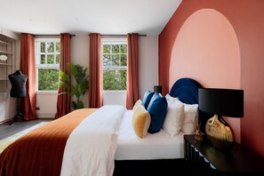 4 bedrooms, iron/ironing board, travel crib, free WiFi