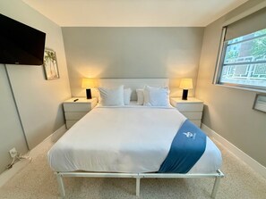 1 bedroom, desk, iron/ironing board, free WiFi - Beachside Retreat | Pool, Dock & Dining Nearby (Fort Lauderdale)