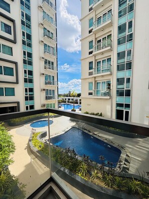 Chambre, 1 chambre, balcon, vue piscine | Piscine