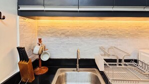Room, 1 Bedroom, Balcony, Pool View | Private kitchen - Room-elegant Comfort Stay (Iloilo)