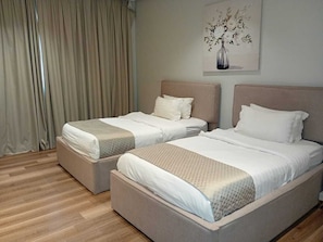 2 bedrooms, iron/ironing board, internet