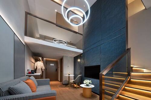 Loft classique, vue sur la ville | Vue de la chambre