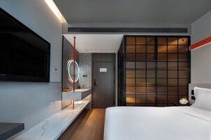 Egyptian cotton sheets, premium bedding, free minibar, in-room safe