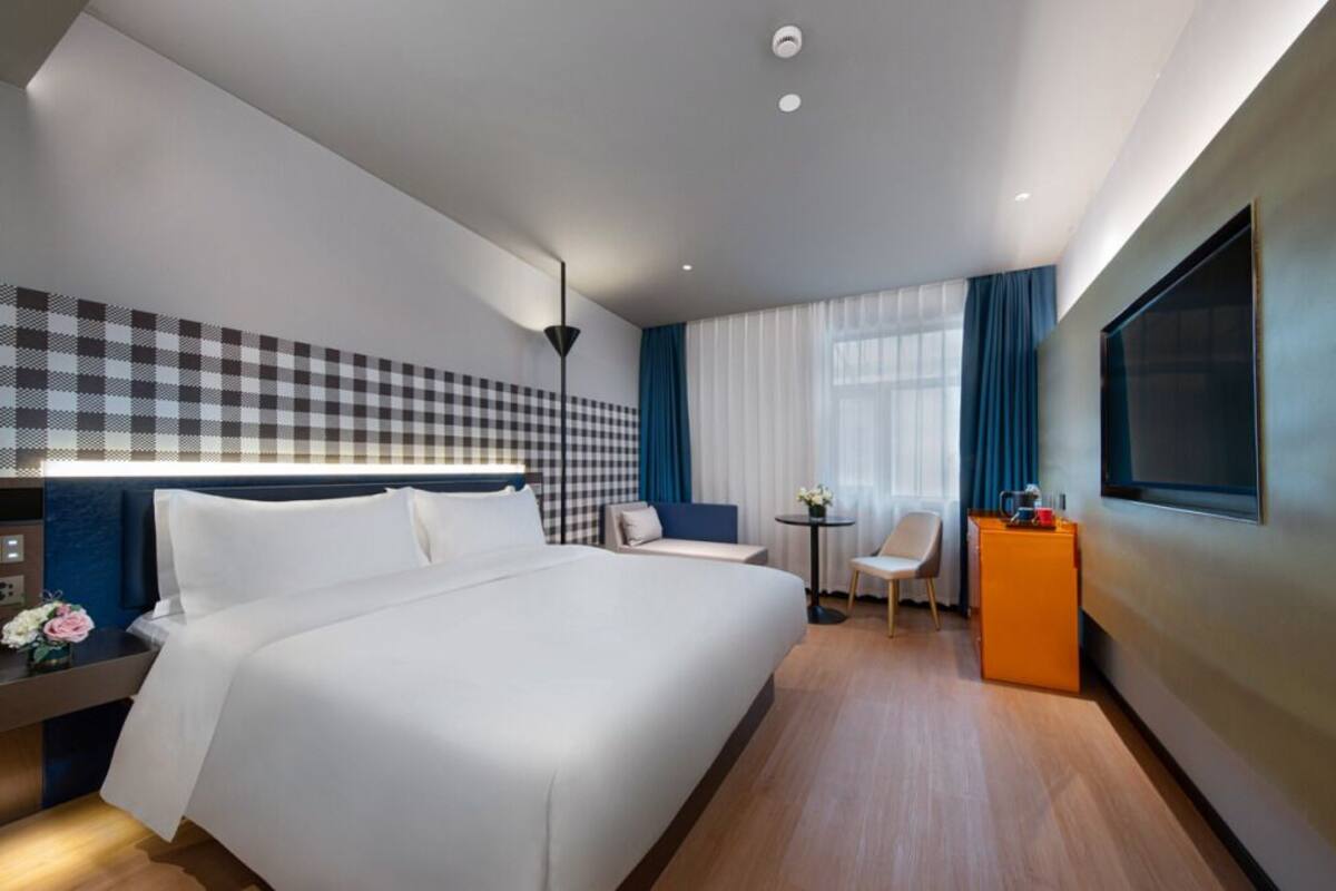 Habitación doble superior, vistas a la ciudad | Sábanas de algodón egipcio y ropa de cama de alta calidad