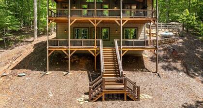 Harmony River Retreat ~ Hot Tub ~ Fire Pit ~ Fish/Tube from the Backyard!