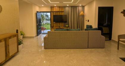 2-bedroom farmhouse in charming Hosur with AC