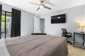 Desk, iron/ironing board, WiFi, bed sheets