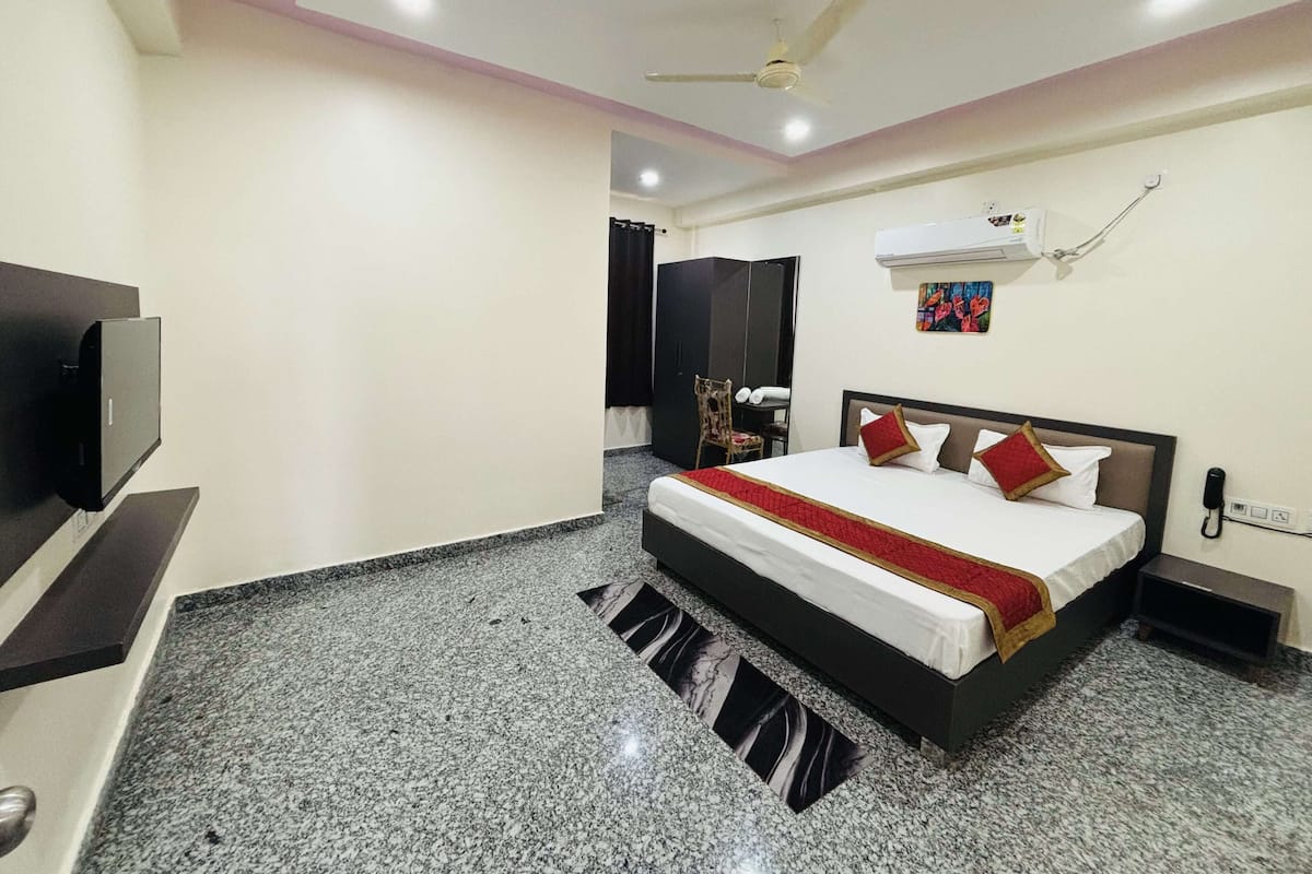 Deluxe Double Room, Garden View