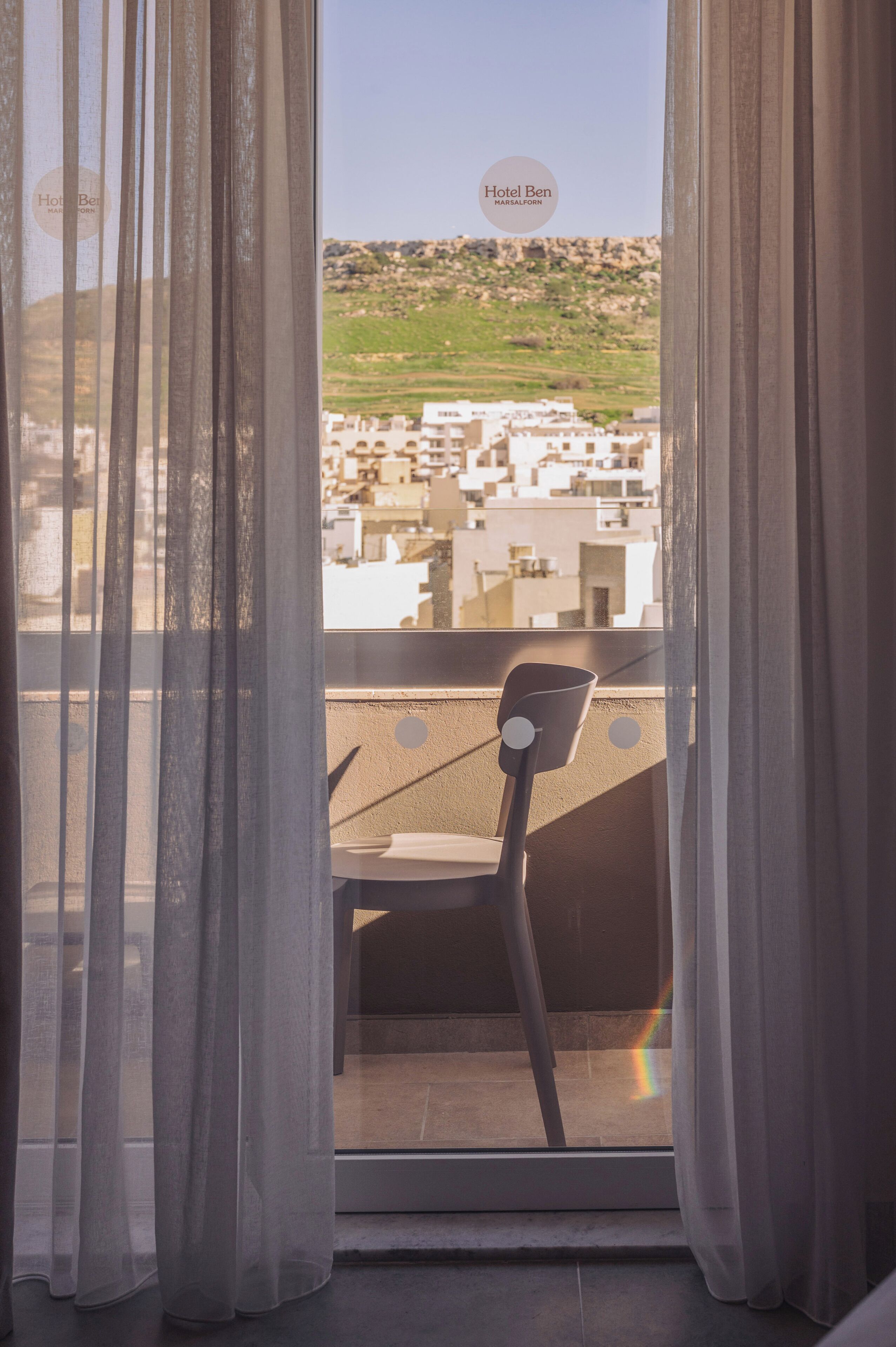 Camera Standard, vista mare | Minibar, una cassaforte in camera, una scrivania, tende oscuranti