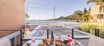 Bella Vista 2, 19 Shoal Bay Rd - 1st floor with waterviews and aircon