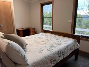 3 soverom, internettilgang og sengetøy