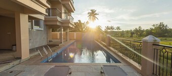 Palm Retreat 1BHK Pool & Field Views