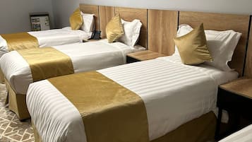 Quadruple Room | Desk, iron/ironing board, free WiFi