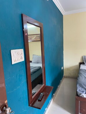 Deluxe Double or Twin Room, City View | Laptop workspace, free WiFi
