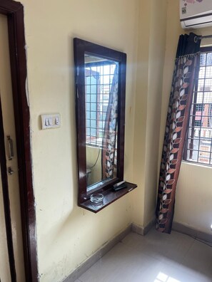 Deluxe Double or Twin Room, City View | Laptop workspace, free WiFi