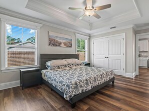 3 chambres, fer et planche à repasser, Wi-Fi, draps fournis