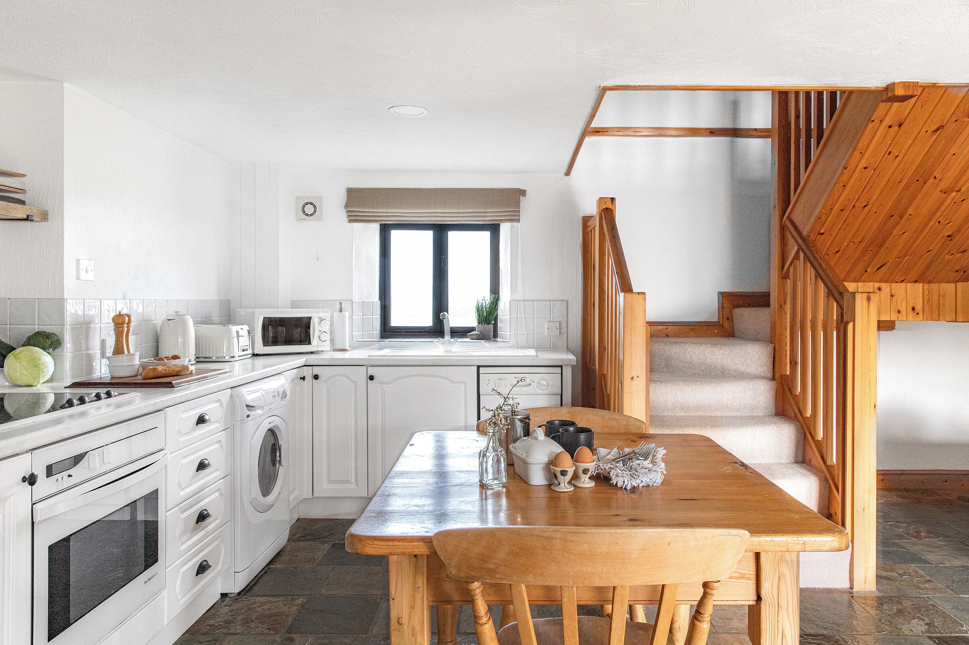 Clematis Cottage, Patio, Sea View | Private kitchen | Full-sized fridge, microwave, oven, stovetop