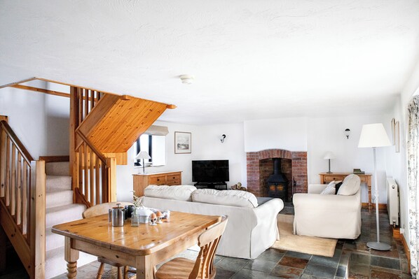 Clematis Cottage, Patio, Sea View | Living area