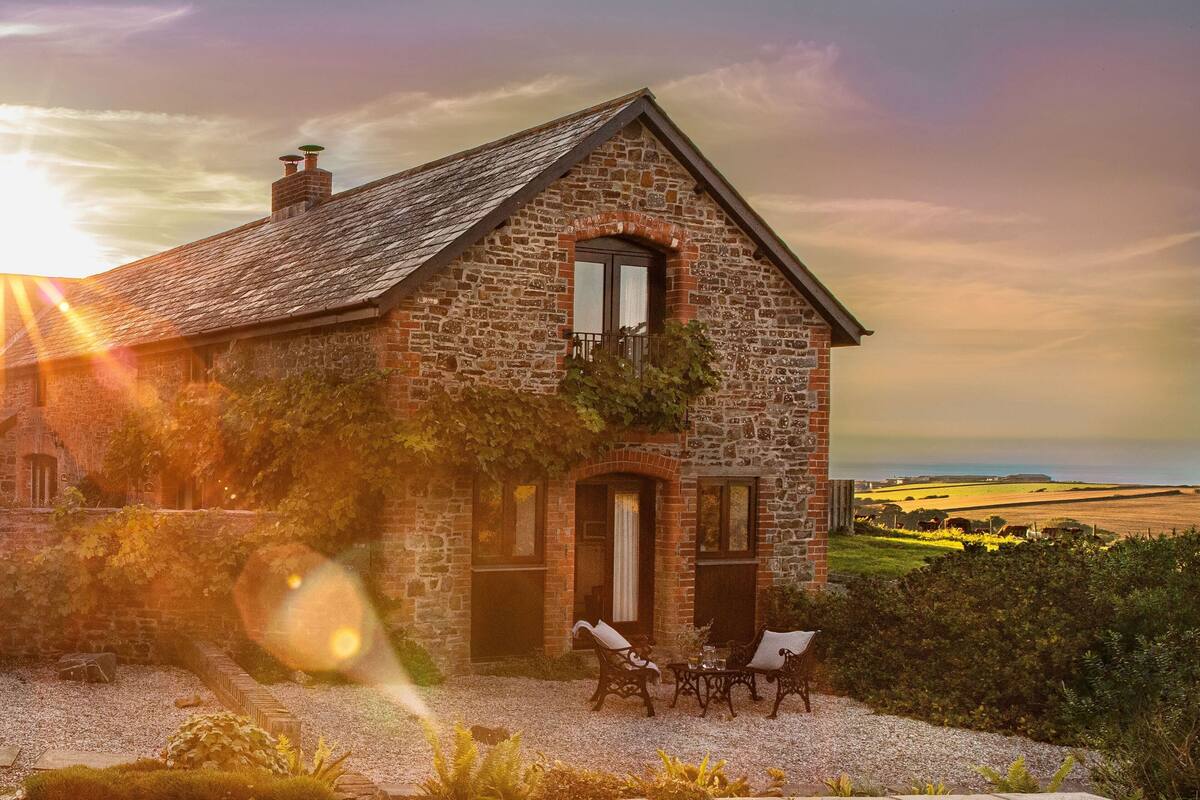 Vine Cottage, Patio, Sea View | Terrace/patio