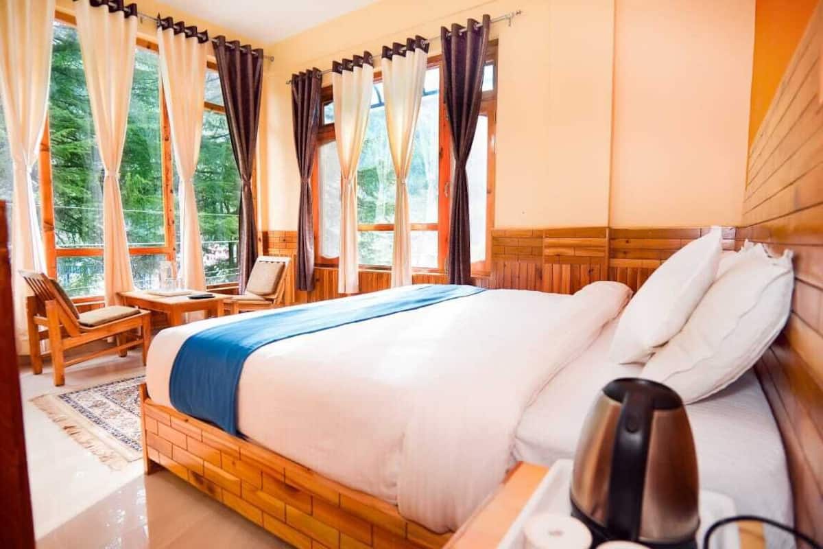 Deluxe Double Room, City View | WiFi (free), bed sheets
