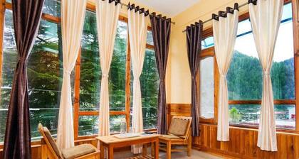 Near Mountain Hotel Hidden Heaven Shimla