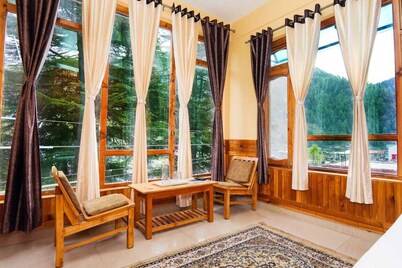 Near Mountain Hotel Hidden Heaven Shimla