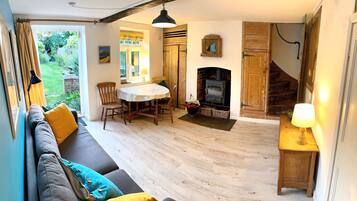 Smart TV, fireplace, books