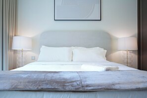 Deluxe Apartment, 1 Bedroom | Premium bedding, memory foam beds, in-room safe, blackout drapes