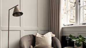 Deluxe One-Bedroom Apartment | Living area - Moment Blythswood Street (Glasgow)