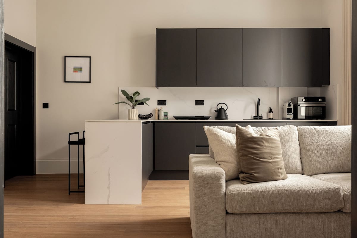 One-Bedroom Premium Apartment | Living area
