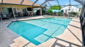 Villa | 3 bedrooms, Internet - Love Bird Canalfront Villa Lounge Terrace Heated Pool pet Friendly (Cape Coral)