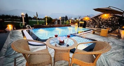 Vanhills-Luxury Home Stay in Jim Corbett