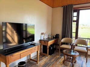 Superior-Chalet, Balkon, Hügelblick | Wohnbereich