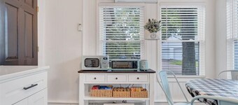 Welcome to the Levi Hall Farmhouse – Cow Suite