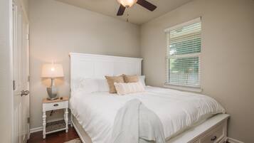 2 habitaciones, escritorio, tabla de planchar con plancha y wifi gratis