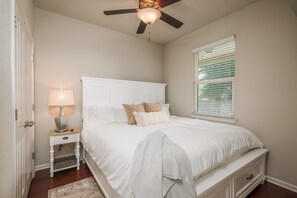 2 soveværelser, skrivebord, strygejern/strygebræt, gratis Wi-Fi