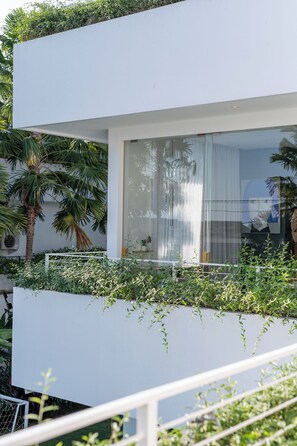 In-room safe, iron/ironing board, free WiFi