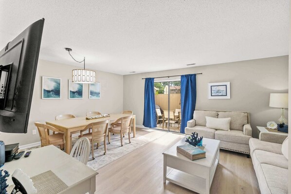 TV - Little River Condo | Renovated + Near Beach (Little River)