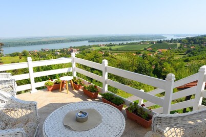 Fabulous house with AC in charming Smederevo, with beautiful view on river